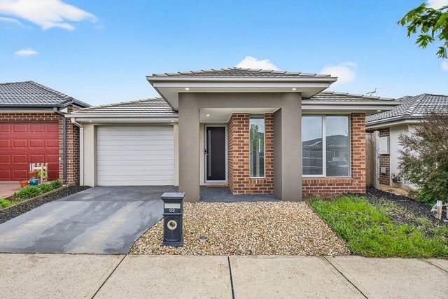 92 Grande Belmond Avenue, VIC 3977