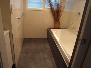 Bathroom (2017-11-15)