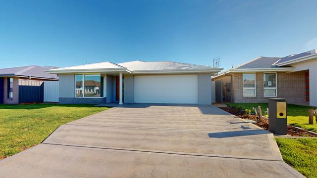 16 Violet Circuit, NSW 2830