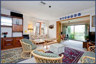 Lounge (2011-08-31)