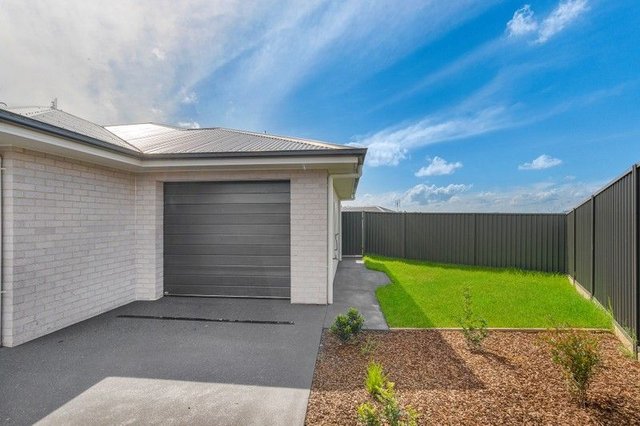 1/16 Font Hill Drive, NSW 2320