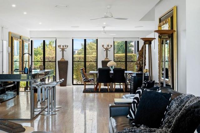 10 The Boulevarde, QLD 4217