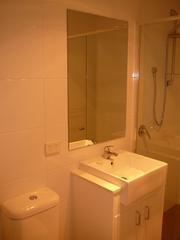 Bathroom (2012-09-21)