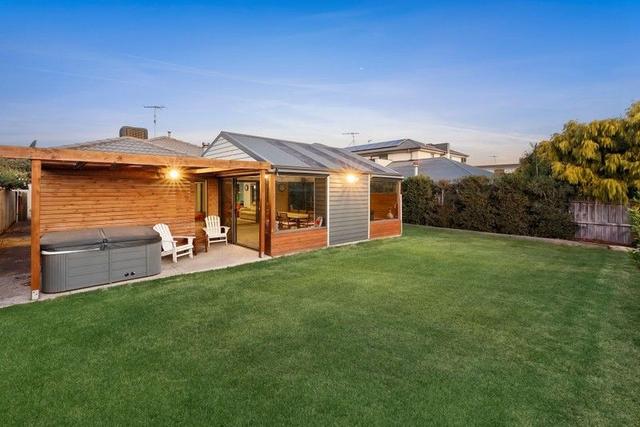 11 Curzon Drive, VIC 3226
