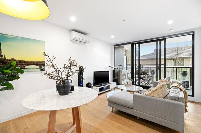 102/5 Sovereign Point Court, VIC 3108