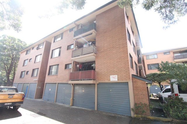 76/142 Moore Street, NSW 2170