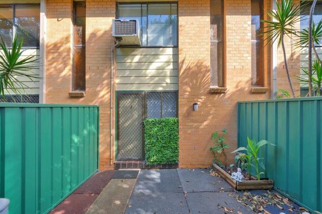 4/4 Andrew Street, NSW 2330