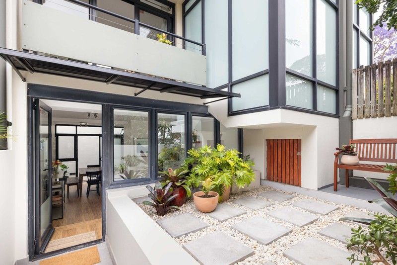 https://images.allhomes.com.au/property/photo/1d62b92d0669bd12e18d6a31ccce9010_hd.jpg