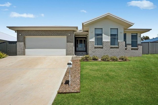 32 Suttor  Avenue, NSW 2850