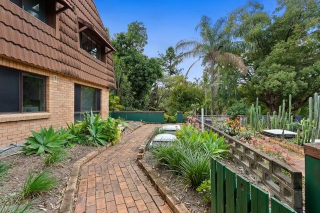 1/12 Woodstock Avenue, QLD 4068