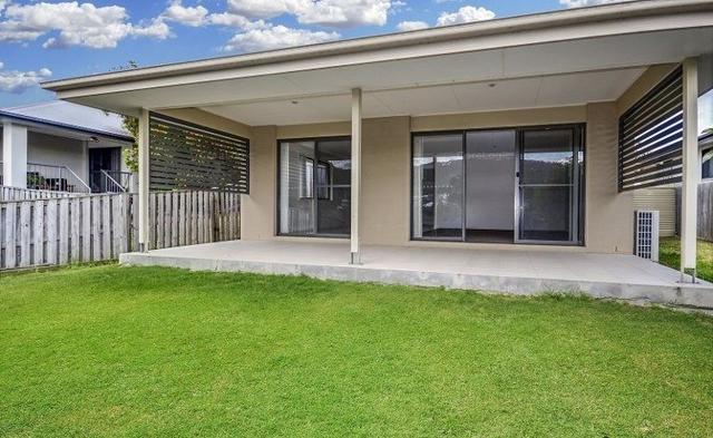 33 Wildflower Circuit, QLD 4209