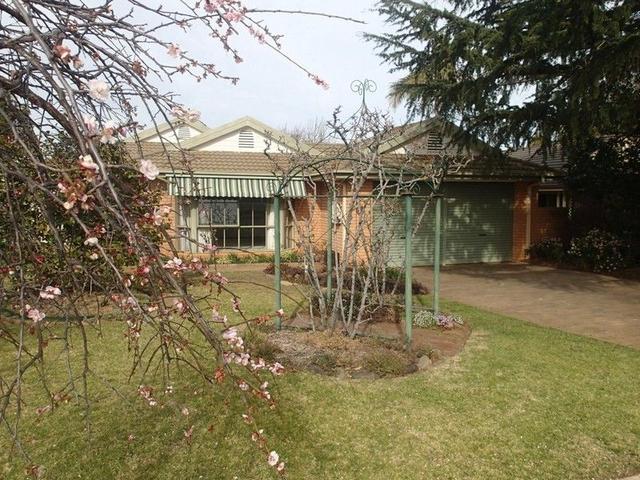 25 Beryl Dr, NSW 2646