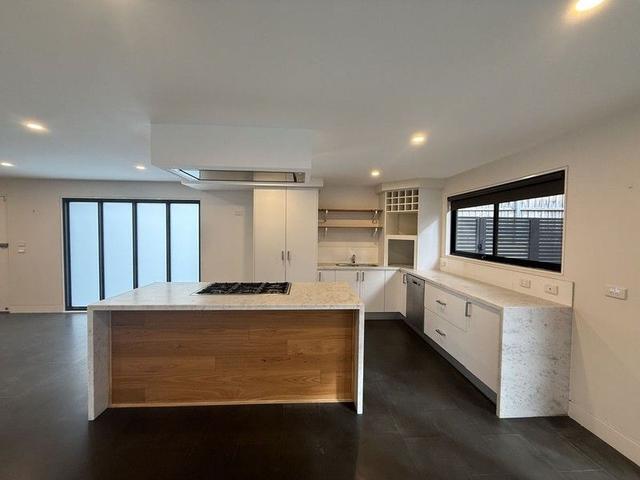 2/11 Winfield Road, VIC 3104