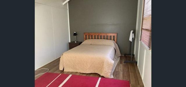 2/11 Eileen Street, QLD 4405