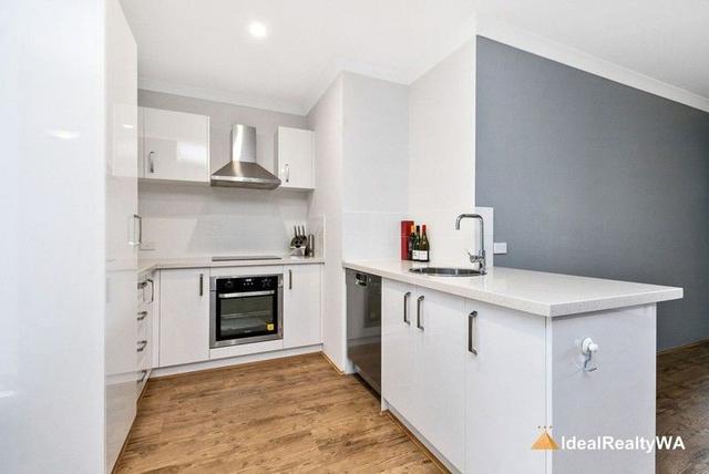 8/3 Ewing Street, WA 6102