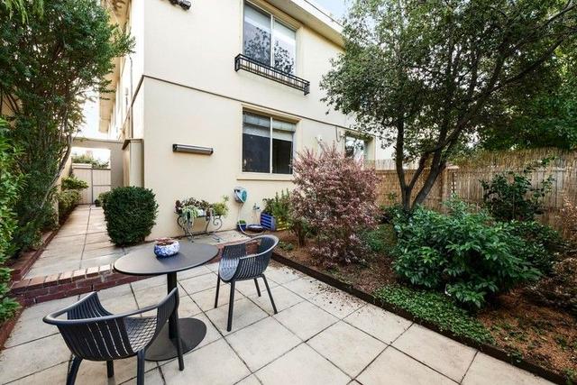 2/37 Yambla Street, VIC 3068