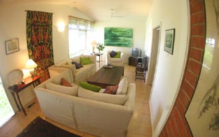 Lounge (2003-10-31)