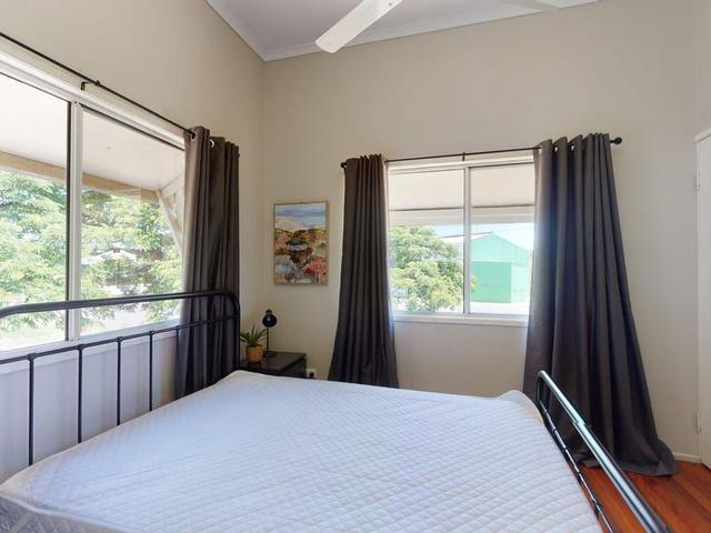 Room 4/208 West Street, QLD 4700