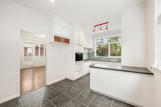 2/39 Narong Road, VIC 3161
