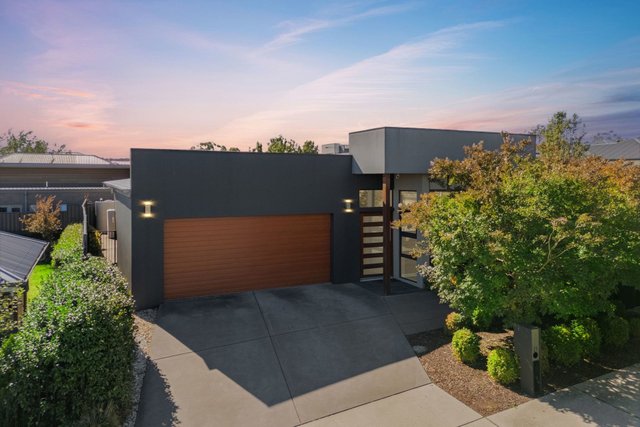 15 Crackajack Way, ACT 2914