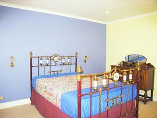 Bed 2 (2005-11-18)