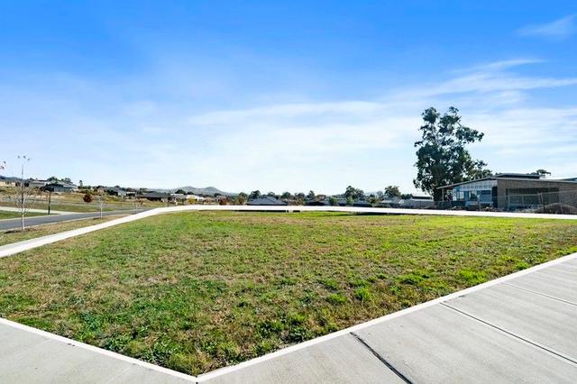 27 Maple Tree Boulevard, VIC 3722