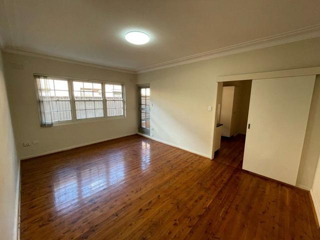 2/24 Burlington  Road, NSW 2140