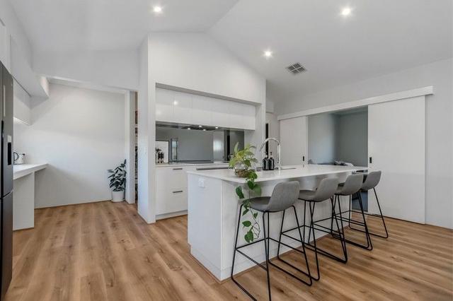 21 Stonecrop Crescent, WA 6055