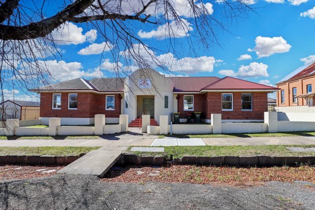 75 Caveat Street, NSW 2632