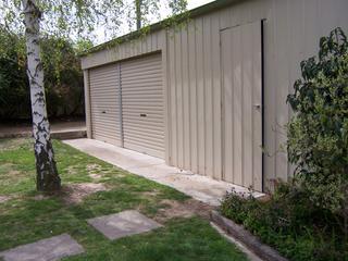 Garage Side (2010-10-01)
