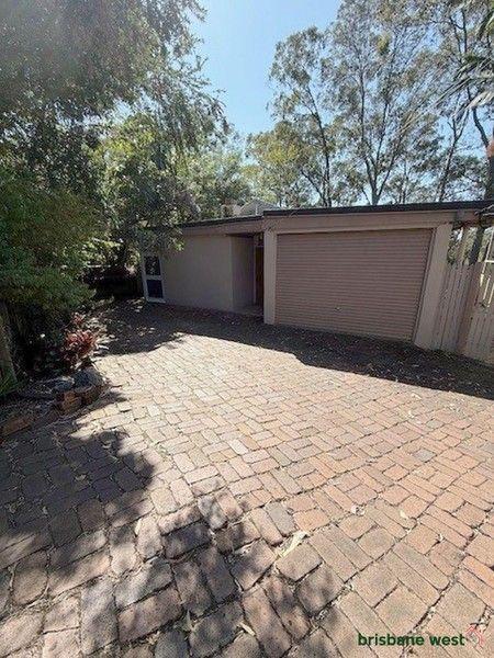 209 Chapel Hill Road, QLD 4069