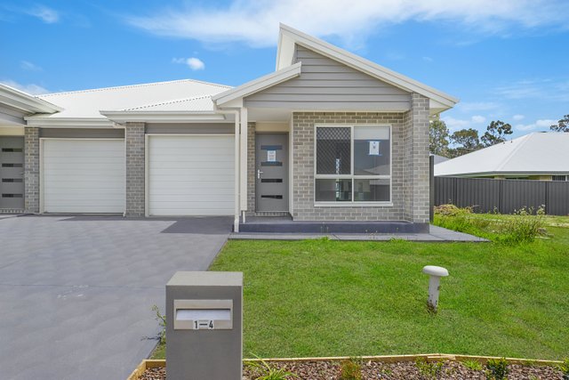 1/4 Corymbia Circuit, NSW 2321