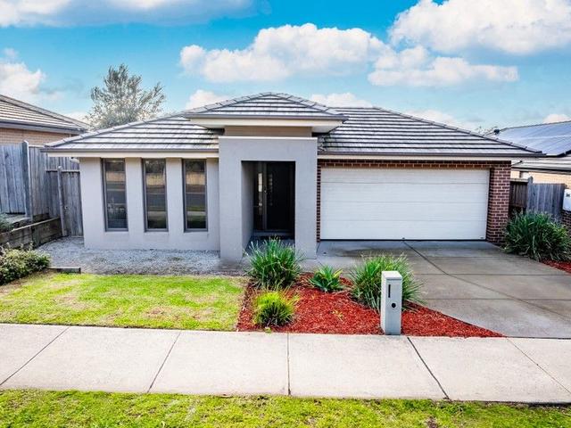 21 Royaloak Crescent, VIC 3977