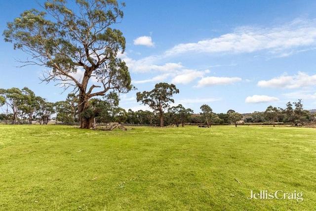 2/12 Trio Place, VIC 3444