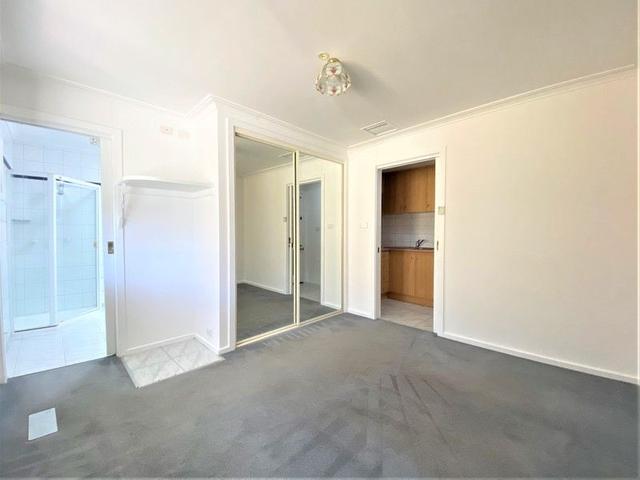 17 Finningley Drive, VIC 3043