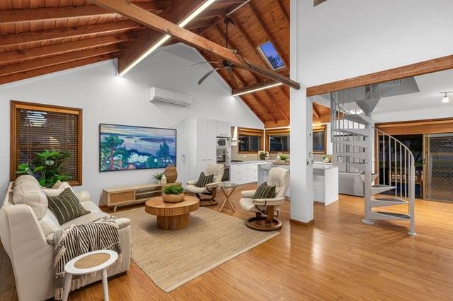4 Camden  Court, QLD 4212