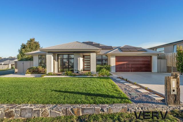 2 McClung Drive, NSW 2582