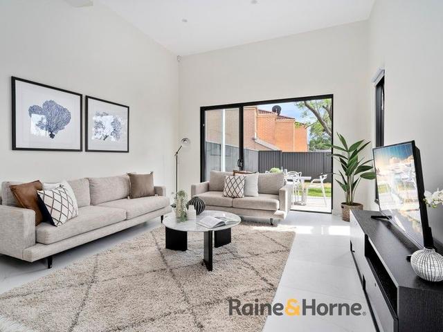 39 Holland Crescent, NSW 2170