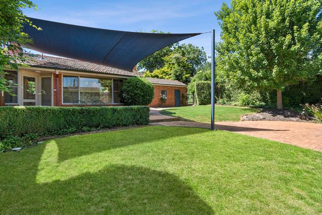 92 Captain Cook Crescent, ACT 2603