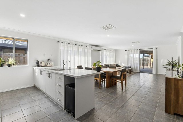 8 Tickner Parade, WA 6069
