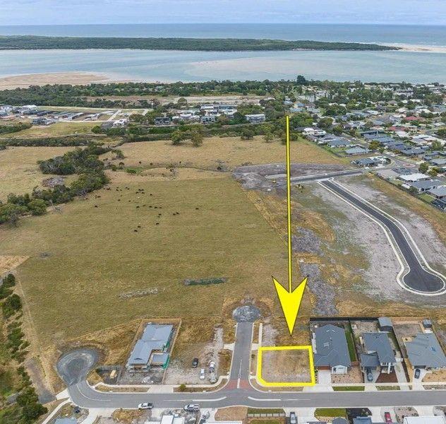 2 Spinosa Drive, VIC 3996