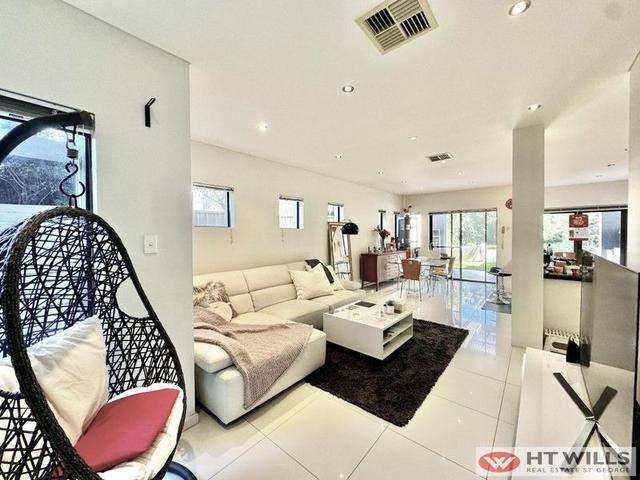 12A Omaru Street, NSW 2209