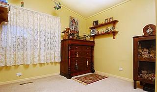 Bedroom (2004-04-20)