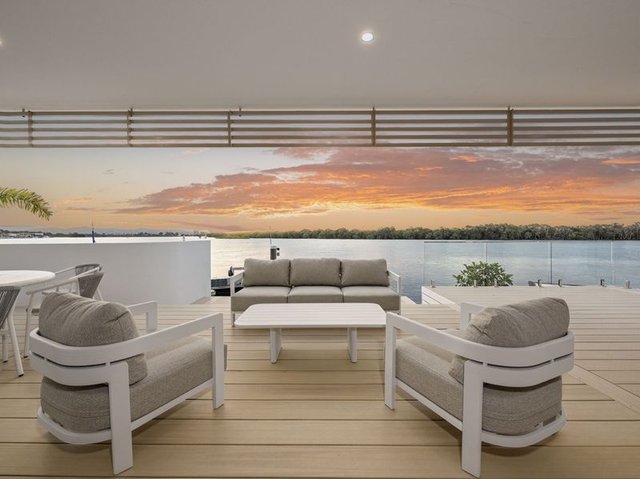 1/4 Paradise Parade, QLD 4216