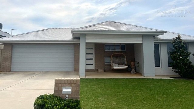 8 Jumbuck Drive, NSW 2650