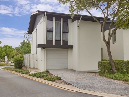 1/26 Hotham Drive, QLD 4211