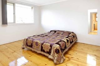 Plenty of bedroom (2005-07-29)