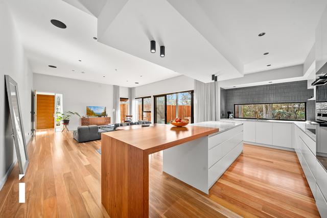 1/10 Canterbury Crescent, ACT 2600
