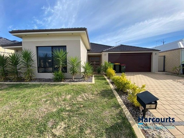 4 Belmore Bend, WA 6164