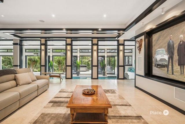 52 Kingfisher Place, QLD 4069